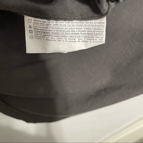 Walt Disney World Resort 2016 T-Shirt Cotton Gray Womens Medium M - Picture 5 of 7